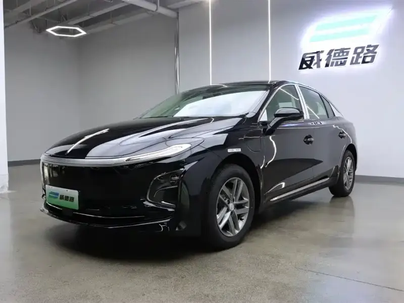Hongqi E-QM5, 2026