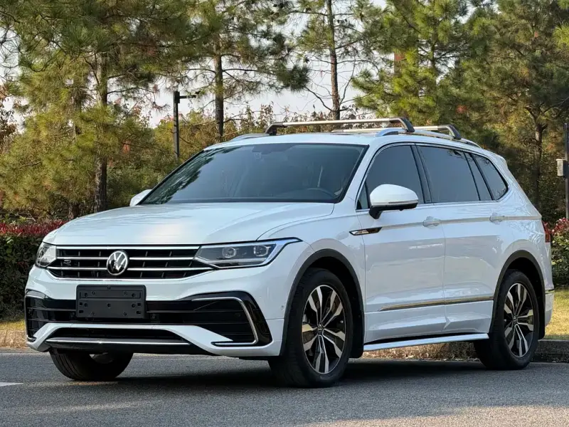 Volkswagen Tiguan L, 2022 — фото 1