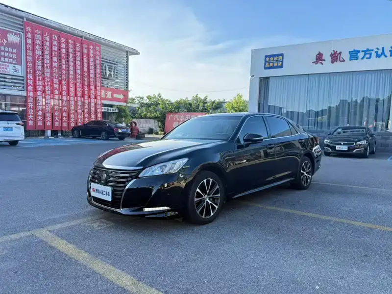 Toyota Crown, 2018