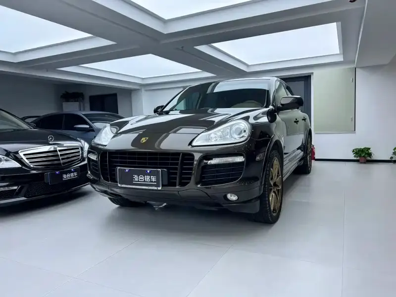 Porsche Cayenne, 2010