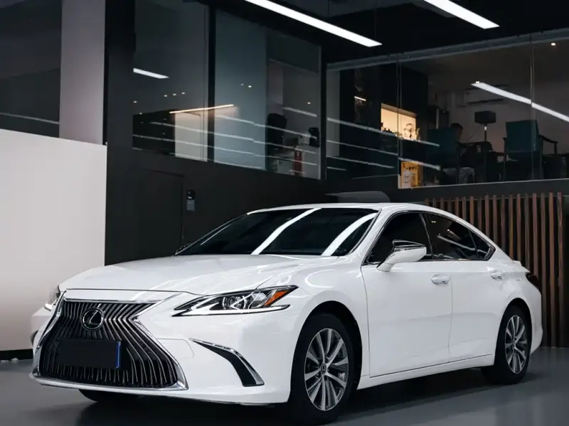 Lexus ES, 2020