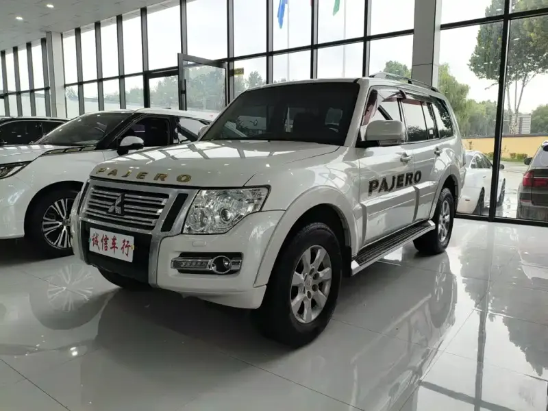 Mitsubishi Pajero (Import), 2019