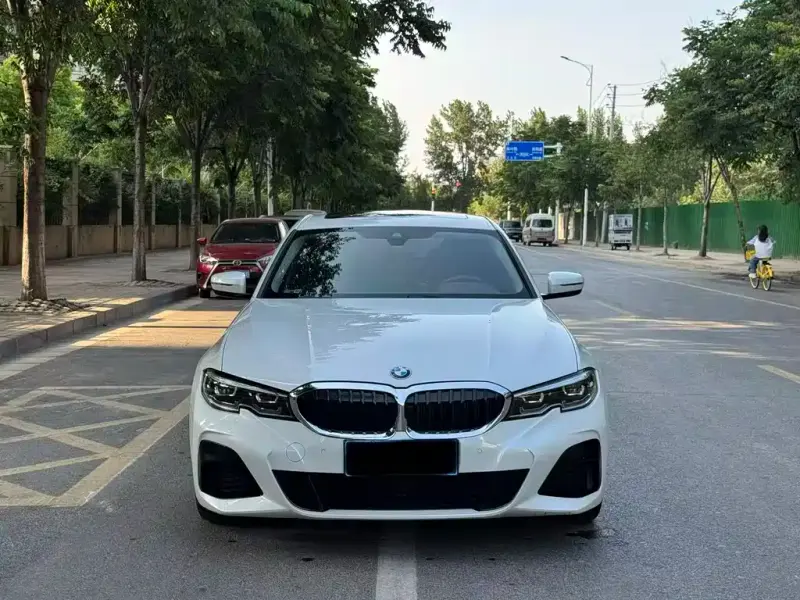 BMW 3 Series, 2022