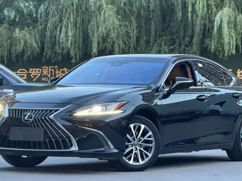 Lexus ES, 2023