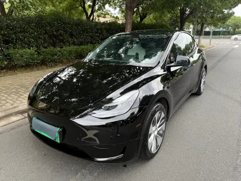 Tesla Model Y, 2023