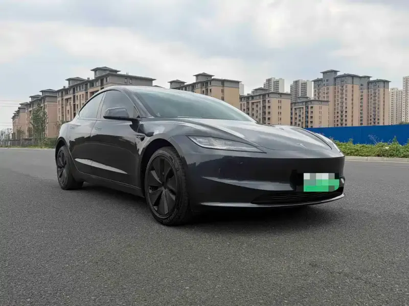 Tesla Model 3, 2025