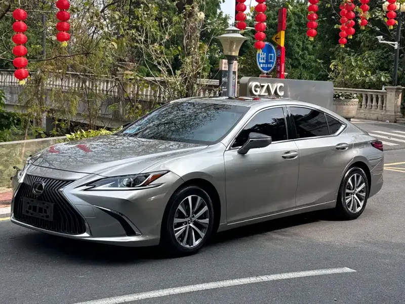 Lexus ES, 2020