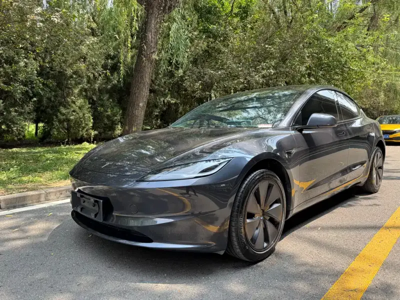 Tesla Model 3, 2024