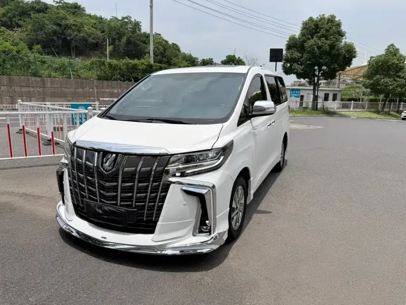 Toyota Alphard, 2015