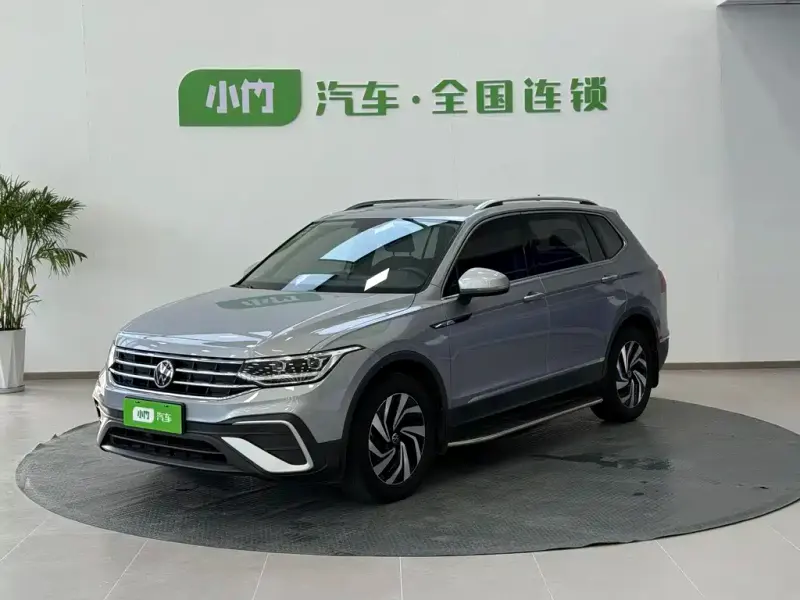 Volkswagen Tiguan L, 2023 — фото 1