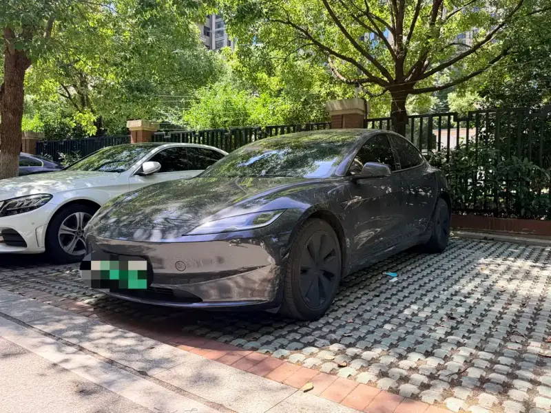 Tesla Model 3, 2025