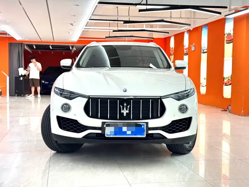 Maserati Levante, 2018 — фото 1