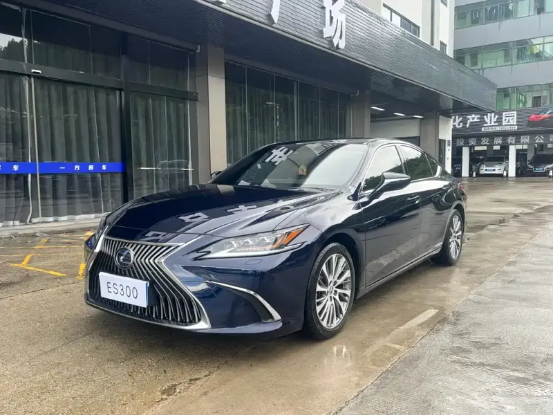 Lexus ES, 2021
