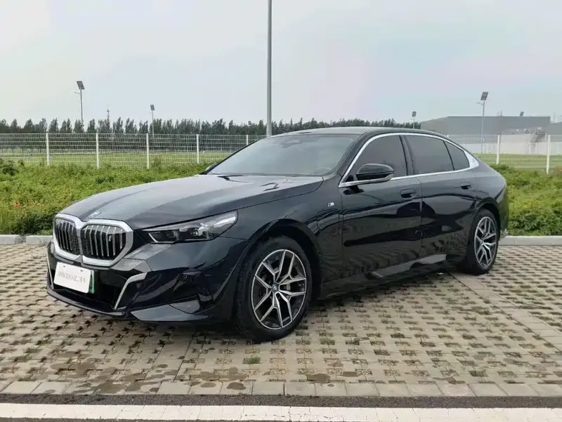 BMW i5, 2025