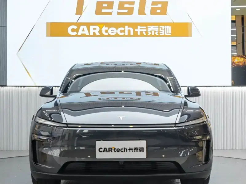 Tesla Model Y, 2026