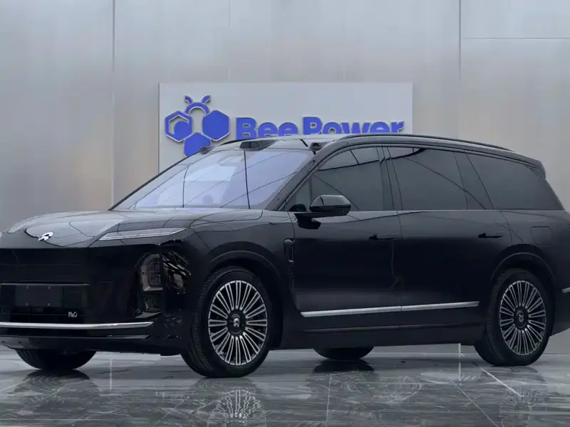 NIO ES8, 2025