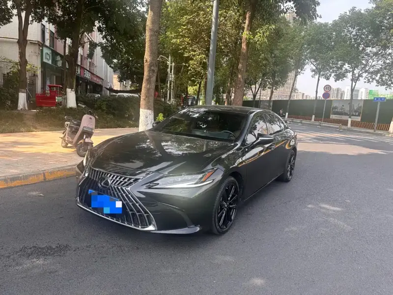 Lexus ES, 2023