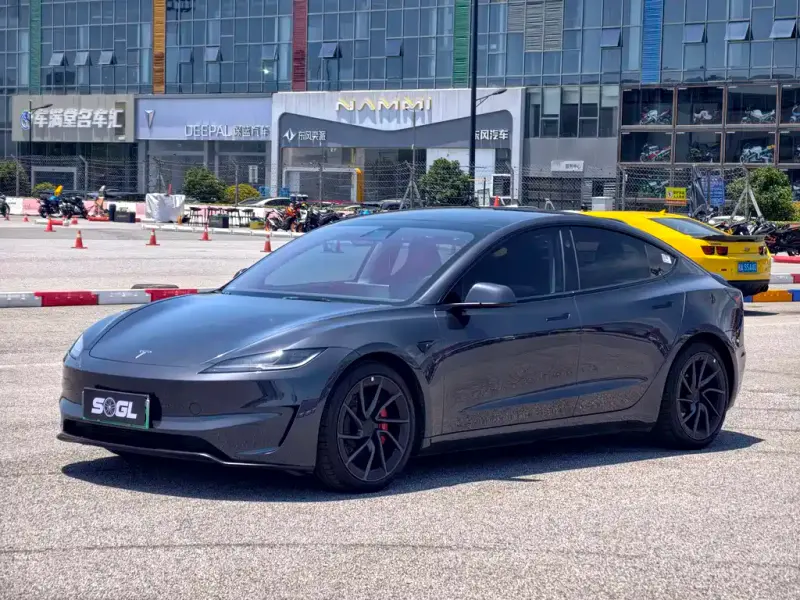 Tesla Model 3, 2024