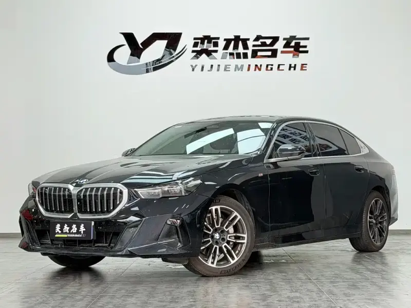 BMW 5 Series, 2024