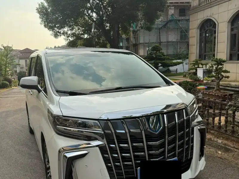 Toyota Alphard, 2017