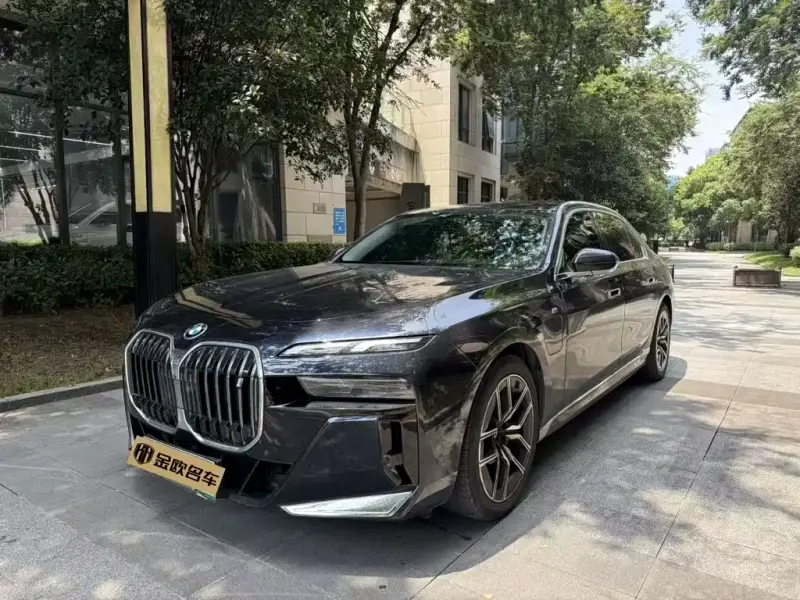 BMW i7, 2025