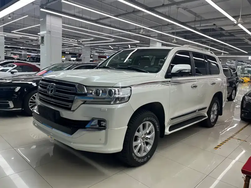 Toyota Land Cruiser, 2019 — фото 1