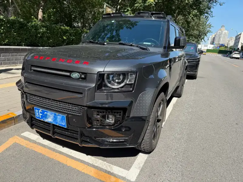 Land Rover Defender, 2023
