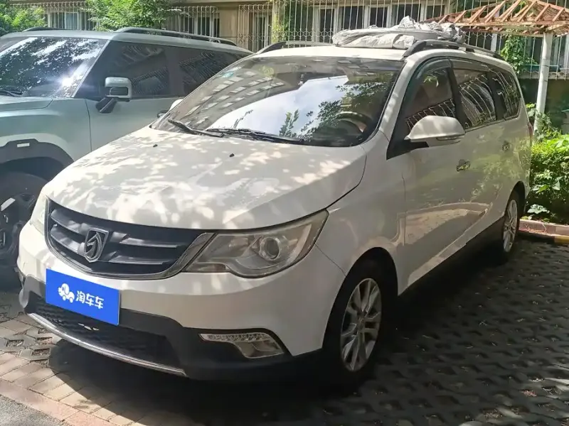 Baojun 730, 2015
