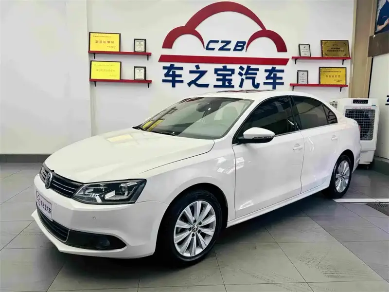 Volkswagen Sagitar, 2014