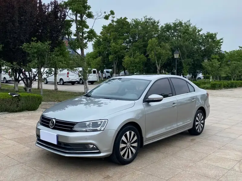 Volkswagen Sagitar, 2015