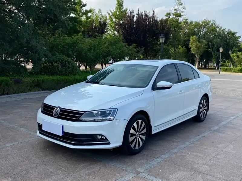 Volkswagen Sagitar, 2015