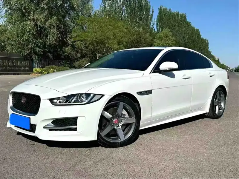 Jaguar XE, 2017