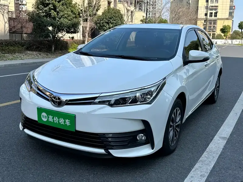 Toyota Corolla, 2018 — фото 1