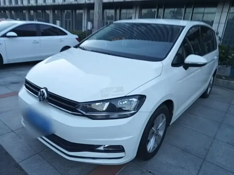 Volkswagen Touran, 2017 — фото 1