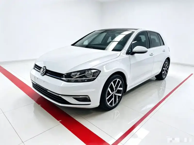Volkswagen Golf, 2020 — фото 1