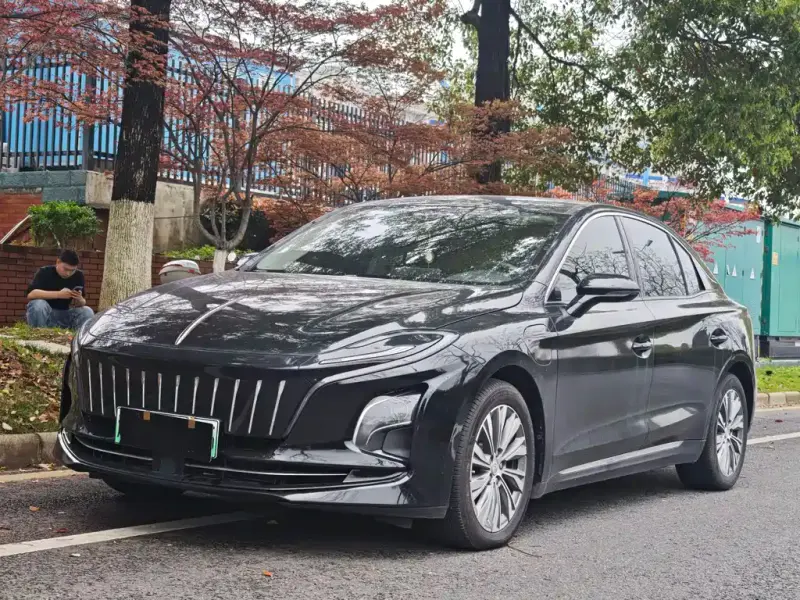 Hongqi E-QM5, 2023