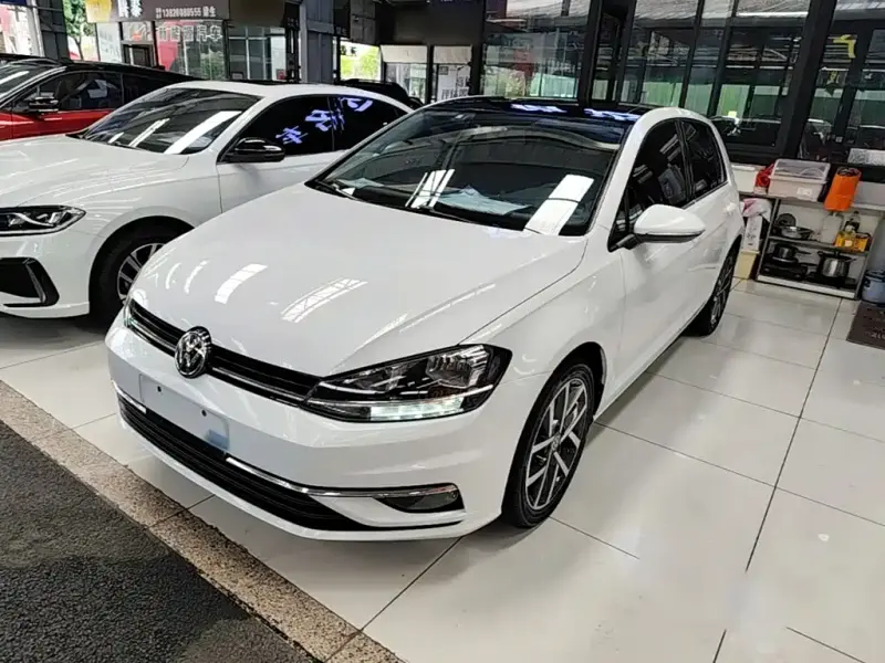 Volkswagen Golf, 2020 — фото 1
