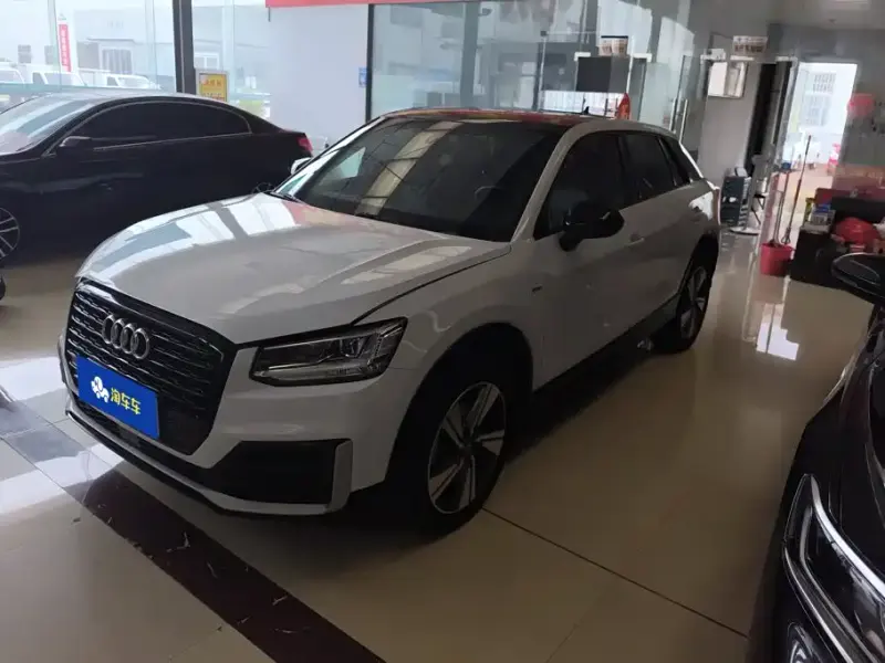 Audi Q2L, 2019