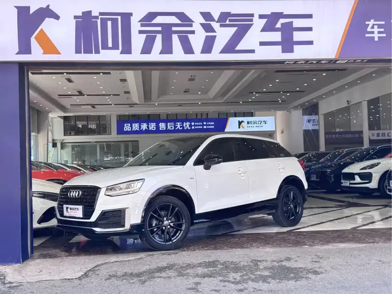 Audi Q2L, 2021