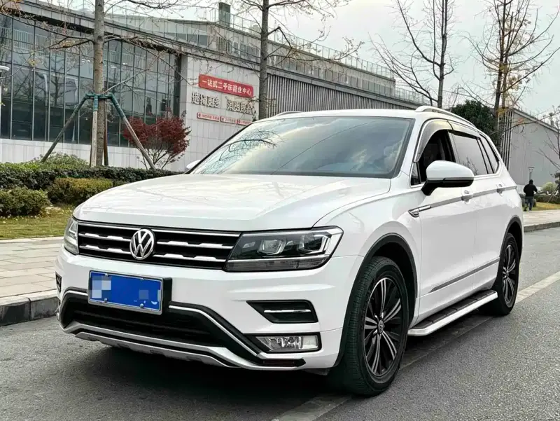 Volkswagen Tiguan L, 2019 — фото 1