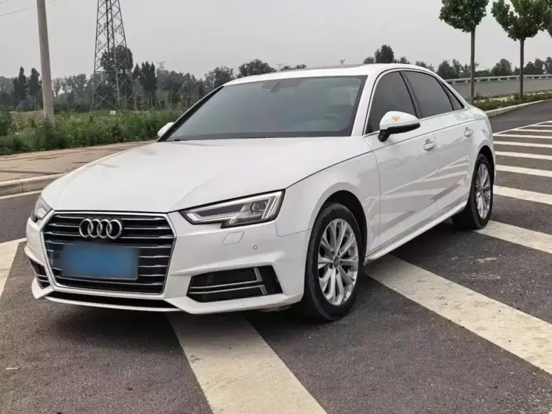 Audi A4L, 2019 — фото 1