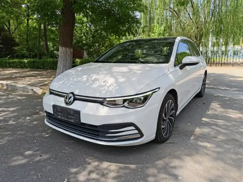 Volkswagen Golf, 2024