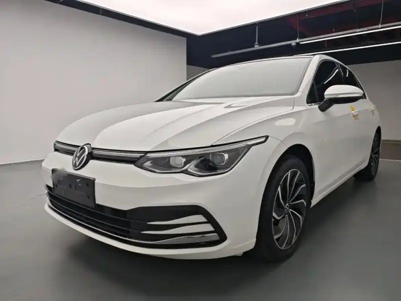 Volkswagen Golf, 2022