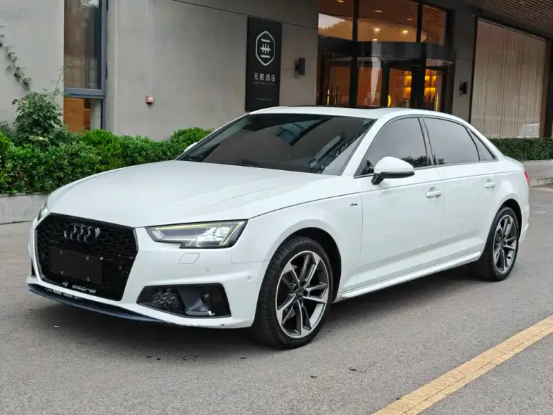 Audi A4L, 2019 — фото 1