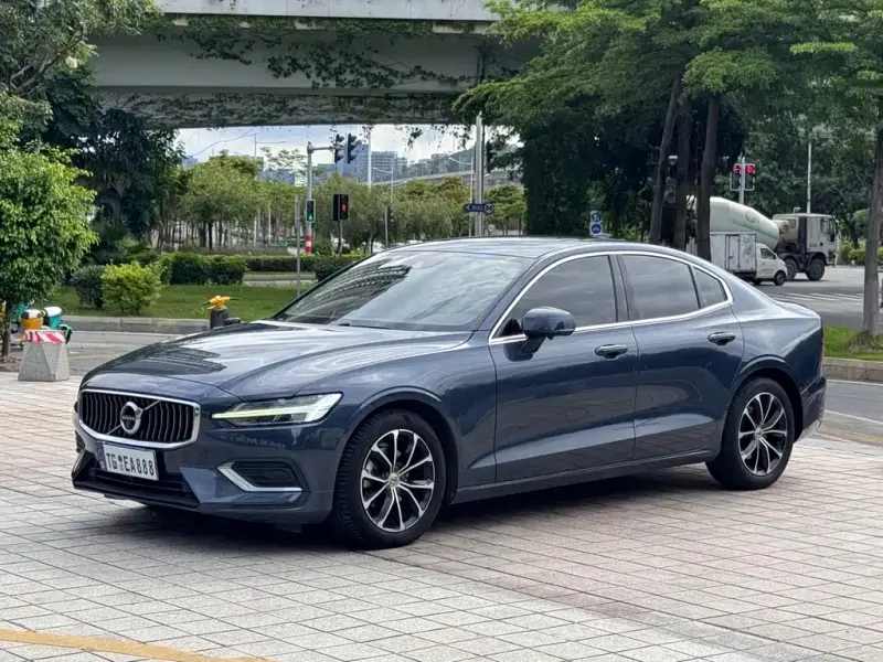 Volvo S60, 2021 — фото 1