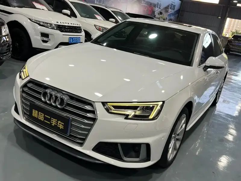 Audi A4L, 2019 — фото 1