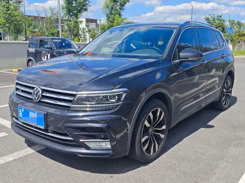 Volkswagen Tiguan L, 2021 — фото 1