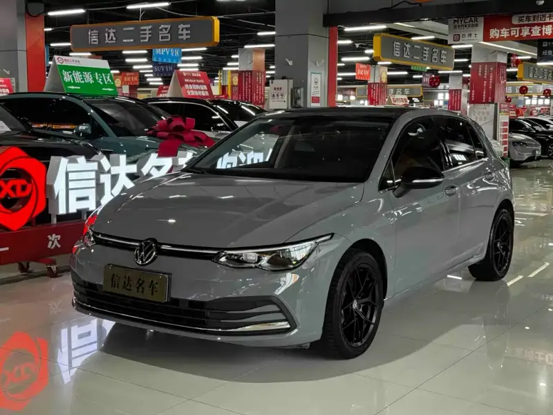 Volkswagen Golf, 2024