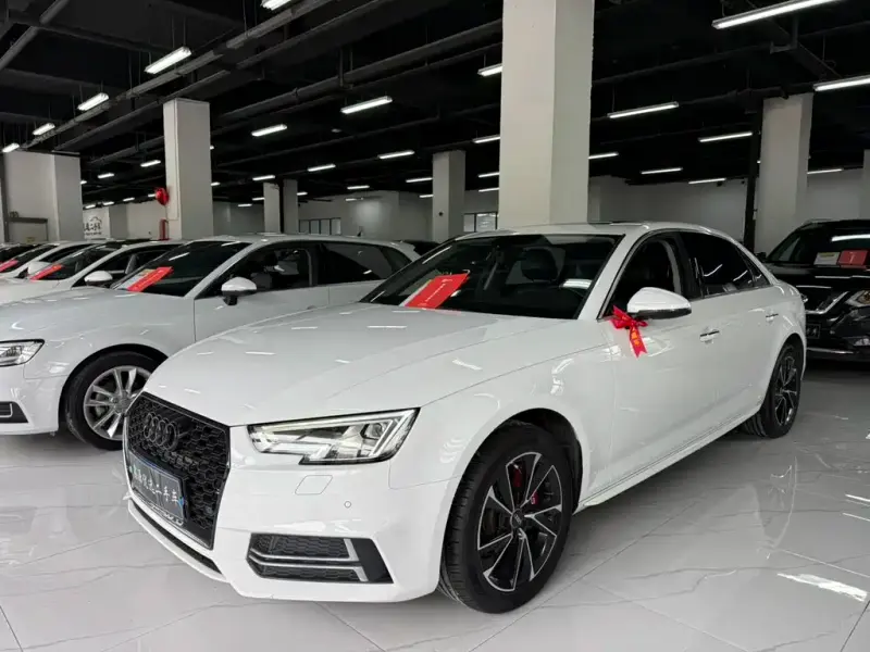 Audi A4L, 2018 — фото 1