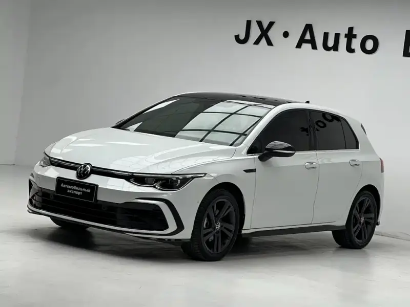 Volkswagen Golf, 2022
